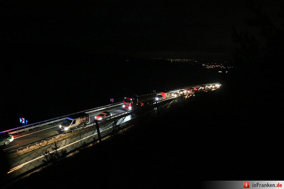 Pannen-Lkw in der A70-Baustelle Würgauer Berg