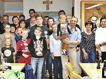 10 095 "abgestrampelte" Kilometer bescherten dem Radfahrverein Concordia Altenkunstadt sowohl den Bezirkssieg bei den oberfr&auml;nkischen BRV-Wanderfahrten als auch den ersten Platz in der Jugendwertung. Im Bild die erfolgreichen Radwanderer  Foto: Bernd Kleinert