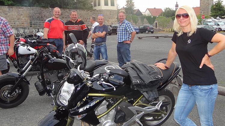 Alice Wansch aus Losbergsgereuth schätzt die Gemeinschaft, die sie sowohl beim Motorradfahren als auch beim Gottesdienst erfährt. Foto: Johanna Eckert