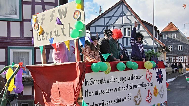 Dass Naturschutz den Bauwilligen in Gereuth einen Strich durch die Rechnung macht, gefällt den jungen Leuten nicht.