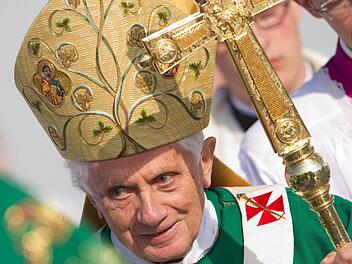 Papst Benedikt XVI. Archivfoto: Michael Kappeler/dpa