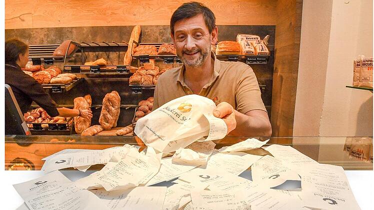 300 Kilo Papiermüll pro Jahr mehr: Bäcker wie Alfred Seel aus Bamberg sind gegen die neue Bonpflicht. Foto: Ronald Rinklef