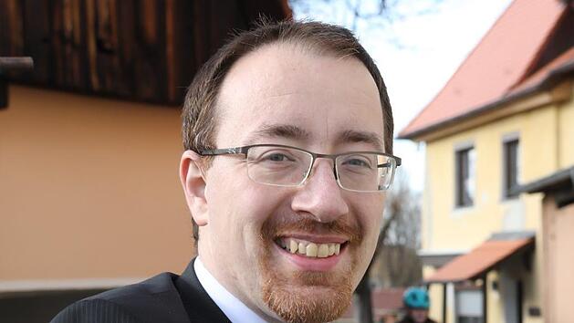 Martin Walz vor seinem Wohnhaus in Neunkirchen am Brand Foto: Barbara Herbst