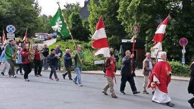 Auf den letzten Metern: Feierlich zogen die Kirchaicher DJK-Wallfahrer in die Basilika Vierzehnheiligen ein. Foto: privat