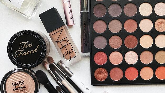 Kosmetik im Haltbarkeits-Check Foto: Jazmin Quaynor/ Unsplash