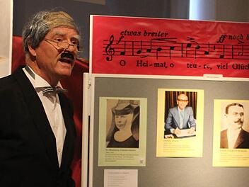 Reinhard Grasse, der im März 2016 sein Höchstadter Passionsspiel inszenieren möchte, trat im August dieses Jahres als Stadtverordneter auf. Foto: Sabine Memmel