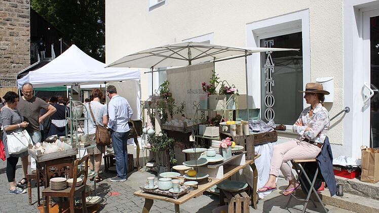 Zum Kunsthandwerkermarkt und verkaufsoffenen Sonntag waren zahlreiche Besucher gekommen. Foto: Carmen Schwind