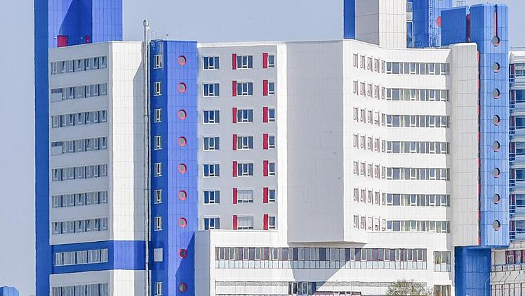 36 Covid-Patienten wurden am Freitag im Klinikum behandelt. Sollte die Zahl weiter steigen, sollen zusätzliche Kapazitäten geschaffen werden. Doch auch die sind nicht unendlich.  Foto: Ronald Rinklef