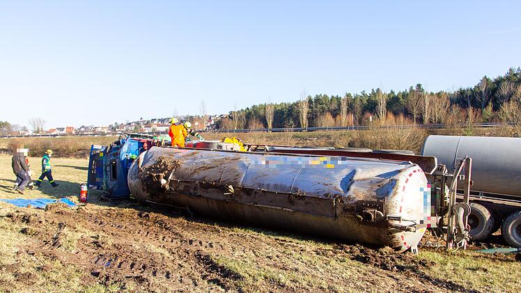 Unfall mit Gülle-Laster