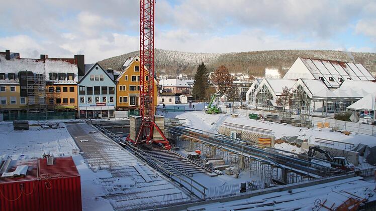 Januar 2017 Auch im Winter ist auf der Baustelle Betrieb.