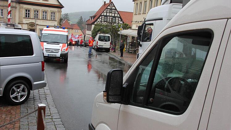 Der Aufmarsch sorgte am Marktplatz für ein Verkehrschaos.