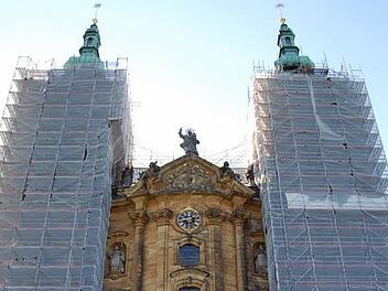 Nach drei Jahren werden die Türme vom Gerüst befreit - allerdings wird die Basilika auch danach noch nicht ganz ohne Baugerüst zu bestaunen sein. Foto: Andreas Welz