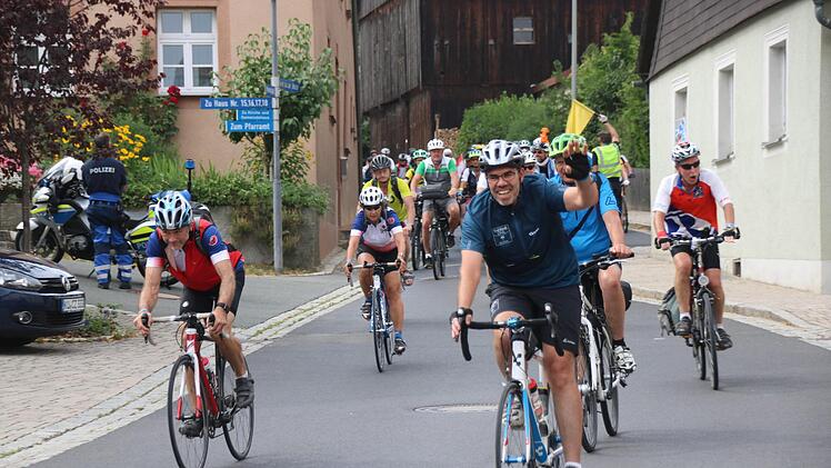 Am Montagnachmittag rollten die Teilnehmer der BR-Radltour durch Wonsees.Alexander Hartmann