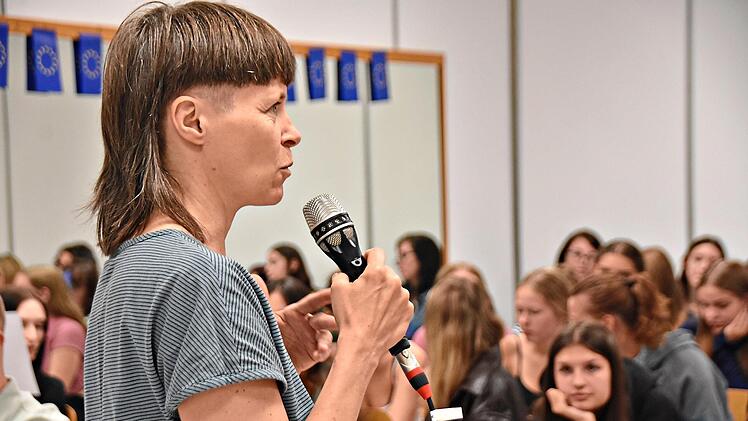 Uta Quietzsch diskutierte mit den Sch&uuml;lern.