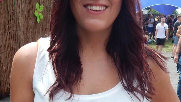 Sophie Gerner (23):  "Ich bin heuer zum zweiten Mal dabei und muss zugeben, dass es mir letztes Jahr noch ein bisschen besser gefallen hat. Die DJs sind aber auch dieses Mal super. Ich freue mich vor allem auf Format:B. Für solche DJs würde ich auch eine weitere Anreise in Kauf nehmen. Dass das Festival quasi direkt vor meiner Haustüre stattfindet, ist da natürlich umso cooler."