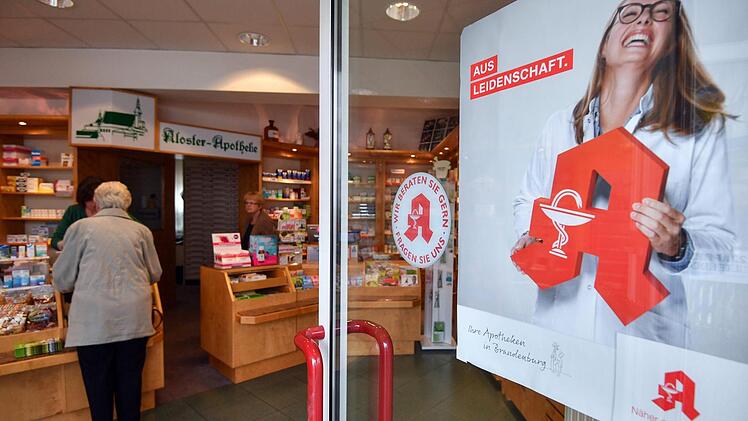 Die Apotheken in Deutschland erleben alle zwei Wochen einen besonderen Ansturm - wenn die neue Apotheken-Umschau erschienen ist. Foto: dpa