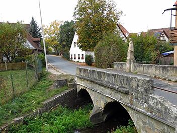 Brücke am Mittleren Bühl in Effeltrich, die saniert werden muss.Dagmar Niemann