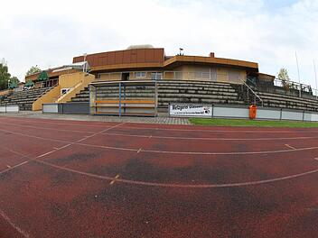 Der Wunsch nach der Sanierung der Tartanbahn stand am Anfang. Inzwischen ist daraus eine Generalsanierung der Mehrzweckhalle geworden. Und es bleibt auch dabei. So lautet der Beschluss des Stadtrats am Dienstag.