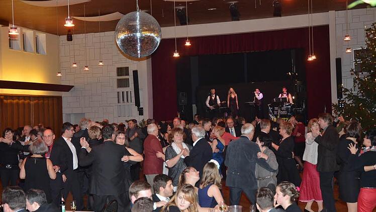 Dreikönigsball im Schützenhaus Kronach zur Musik der Tanz- und Showband "Andorras" Foto: Karl-Heinz Hofmann