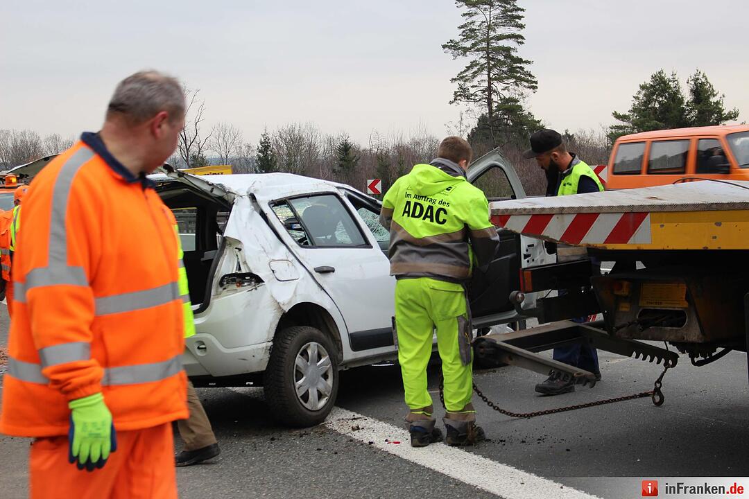 Autos überschlagen sich auf A9 bei Trockau - Ein Schwerverletzter