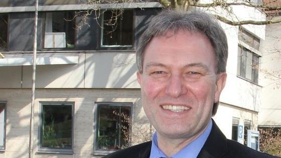 Klaus Löffler vor dem Landratsamt in Kronach. Foto: Archiv/Veronika Schadeck