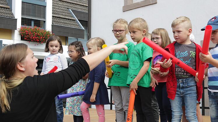 Rhymisch zeigten sich die Kinder der musikalischen Früherziehung.  Foto: Klaus Klaschka