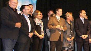 Birgit Weber präsentierte alle Stadtratskandidaten auf der Bühne. Auf der Liste finden sich Unternehmer, Selbstständige und Arbeitnehmer. "Das kann nur eine Volkspartei!", kommentierte Jürgen Heike.