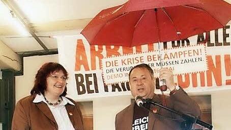 Heinz Gärtner mit Pfarrerin Anne Salzbrenner. Archivfoto: Stephan Stöckel