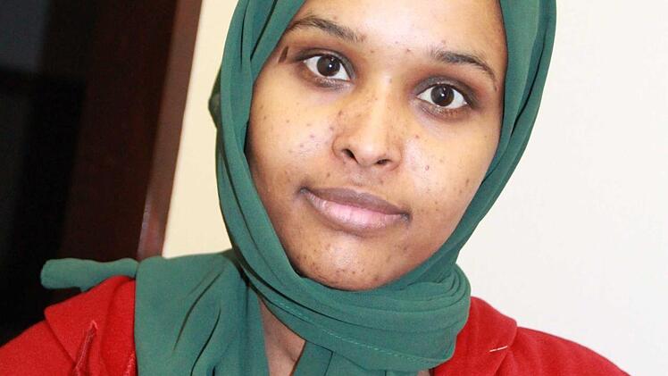 Jasmin Abdullahi (23) aus Somalia kennt keinen unserer Bräuche.