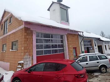 Das Feuerwehrhaus Kleingesee mit dem Hallenanbau im Vordergrund
