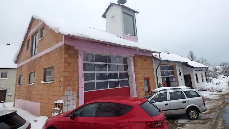 Das Feuerwehrhaus Kleingesee mit dem Hallenanbau im Vordergrund