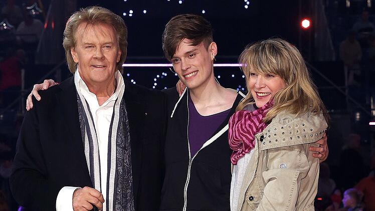 Seit den 1980er-Jahren lebt Howard Carpendale mit der Amerikanerin Donnice Pierce zusammen, 1988 kam ihr gemeinsamer Sohn Cass (Bild, Mitte) zur Welt. 2018 heiratete das Paar.