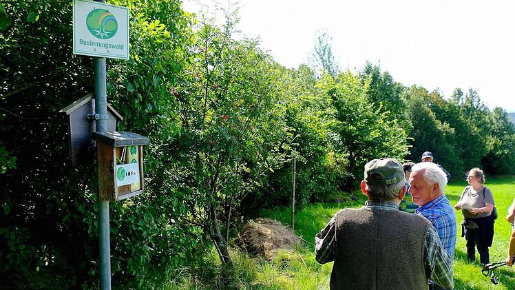 Botschafter für Ökokultur und humanitäre Werte - das will der Besinnungswald sein. Foto: Gerd Schaar