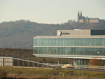 Der Neubau an der Autobahn ist noch nicht ganz fertig, aber hier wird schon gearbeitet. Doch auch GE Additive spürt die Corona-Krise. Fotos: Matthias Einwag