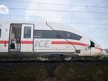 Baggerfahrer bei ICE-Unfall nahe Gelnhausen verletzt