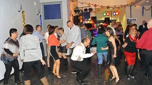 Flott getanzt wurde auch beim Silvesterball im Georgi-Saal von Bad Brückenau.