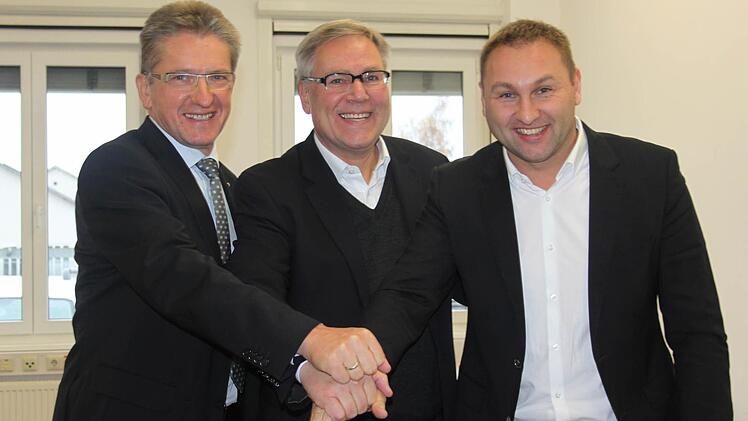 Sie sind überzeugt, dass der Campus Innovationskultur ein "Riesending" wird und dadurch neue Arbeitsplätze geschaffen werde (von links): IZK-Sprecher Hans Rebhan, CIK-Geschäftsführer Thomas Kneitz und der CSU-Landtagsabgeordnete Jürgen Baumgärtner. Foto: Veronika Schadeck