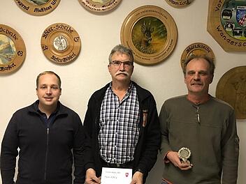 Vorsitzender Markus Lemberger, Manfred Hein (Gewinner Neujahrschießen und Großkaliber-Büchsenschießen), Martin Jungklaus (1. Platz Tiefschuss Großkaliber)