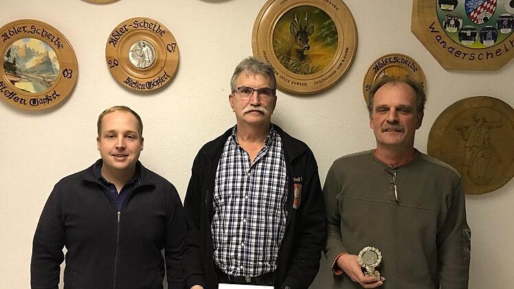 Vorsitzender Markus Lemberger, Manfred Hein (Gewinner Neujahrschießen und Großkaliber-Büchsenschießen), Martin Jungklaus (1. Platz Tiefschuss Großkaliber)