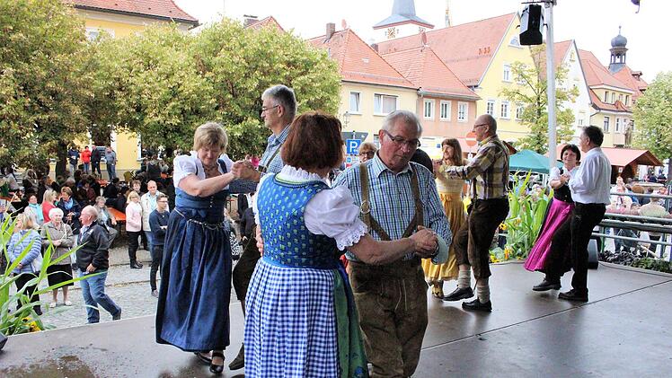 Die Volkstanzgruppe beim Kreiserntedankfest 2018 in Schlüsselfeld Evi Seeger