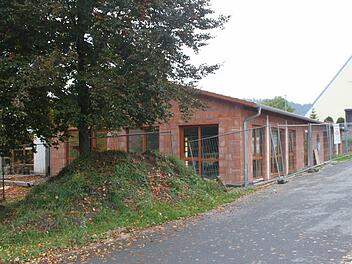Eine Kinderkrippe wird an die "Villa Kunterbunt" angebaut. Foto: Veronika Schadeck