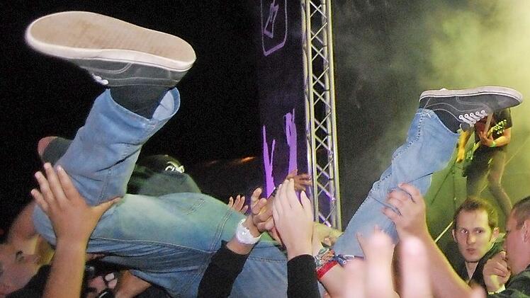 Am Wochenende wird es in Rottershausen zur Lutzi laut. Foto: Nicole Oppelt