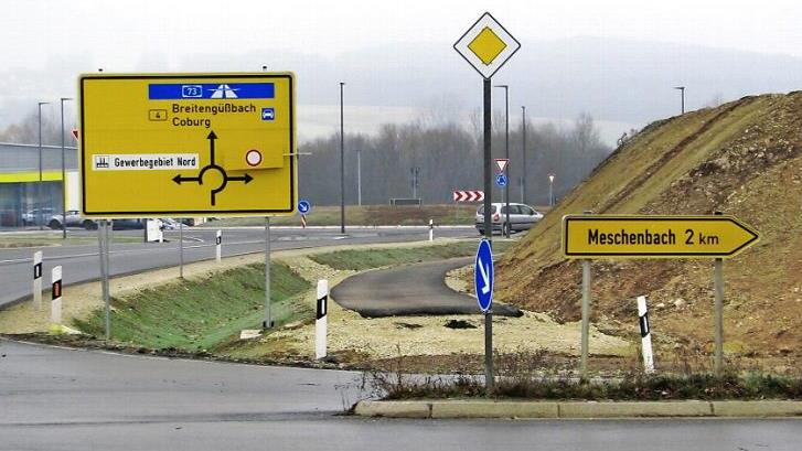 Für den Lärmschutzwall zur Sophienstraße, der 320 Meterlang und vier Meter hoch wird, wurde jetzt die beschränkte Ausschreibung für Bepflanzung und Gestaltung in die Wege geleitet.  Foto: Norbert Karbach