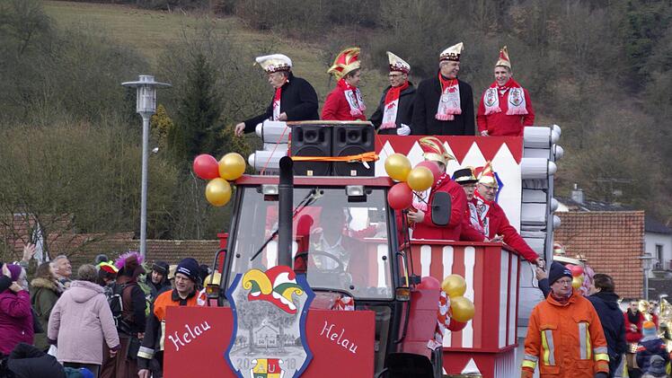 Der Fasching hält inne in der Saison 2020/21. Auch der prächtige Rosenmontagszug in Aura fällt nach Abstimmung der Mitglieder aus. Winfried Ehling/Archiv