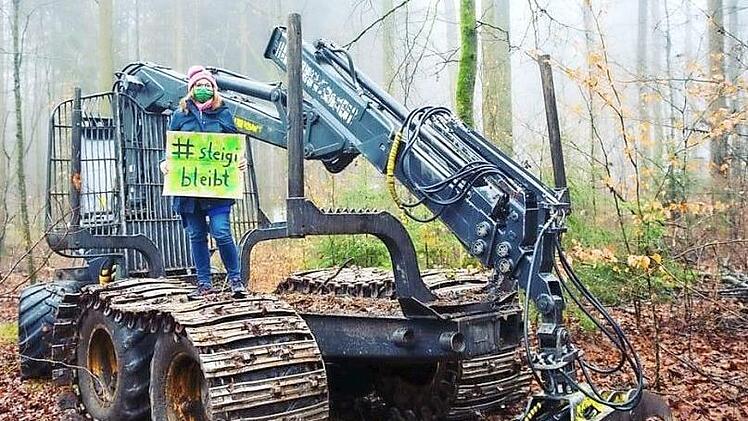 Forstwirte kritisieren die Bundestagsabgeordnete Lisa Badum (im Bild) für ihr Verhalten scharf. Das Foto stammt von Badums Facebook-Seite, ist dort mittlerweile entfernt worden.