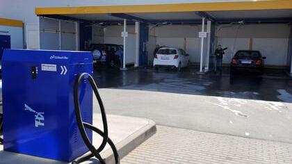 In den Selbstbedienungsboxen kommt Powerschaum zum Einsatz, der eine schonende, saubere und streifenfreie Reinigung garantiert.