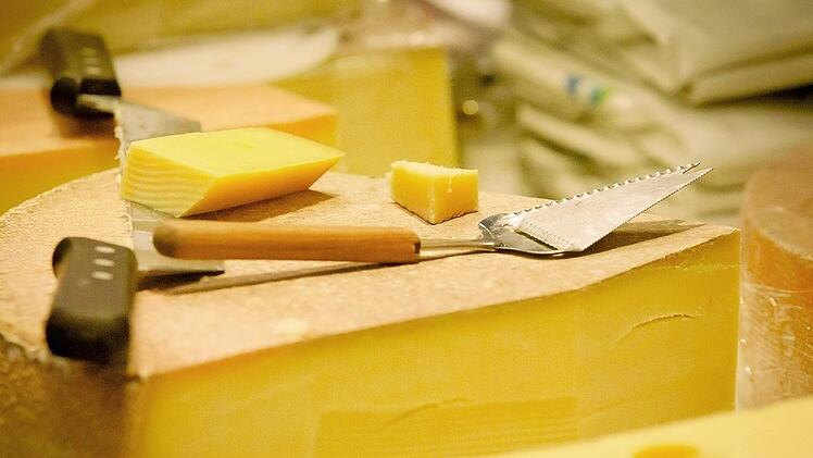 "Ein gr&ouml;&szlig;eres St&uuml;ck vom K&auml;se" - das fordert die Gewerkschaft NGG f&uuml;r die rund 17&nbsp;000 Besch&auml;ftigten in den bayerischen Betrieben der Milchverarbeitung.  Foto: NGG/Tobias Seifert