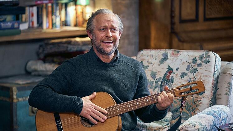 Jim (Jürgen Vogel) sorgt für Stimmung: Dank Musik und Alkohol löst sich die Anspannung etwas ...