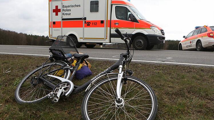 Eine Radfahrerin schwebt in Lebensgefahr. Am Samstag ereignete sich ein schwerer Unfall im N&uuml;rnberger S&uuml;den. Beteiligt waren drei Radler. Symbolfoto: News5/Herse