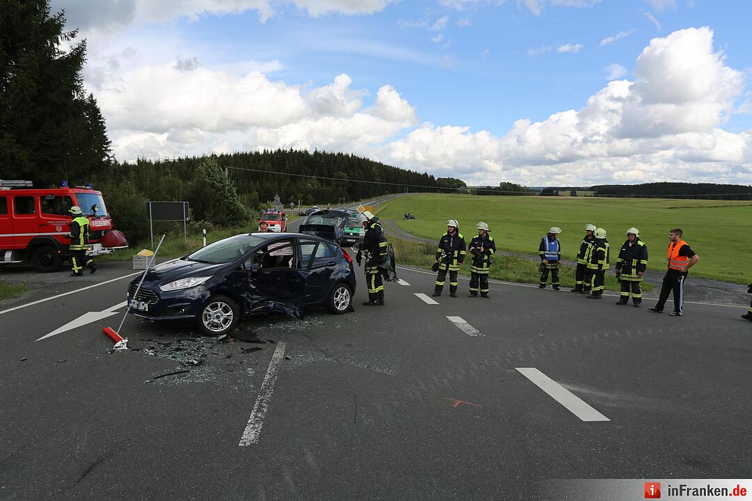 Vier Verletzte: Schwerer Unfall bei Teuschnitz